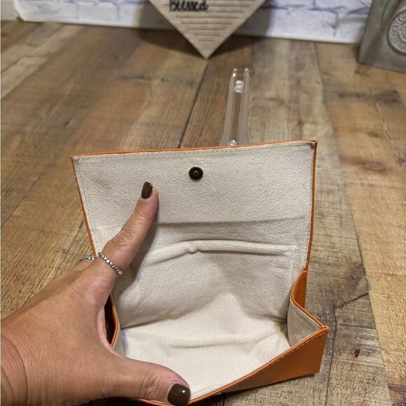 Tory Burch Sunglasses Case - Picture 8 of 12